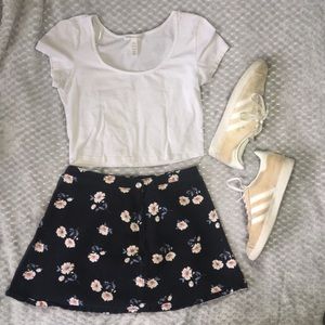 FOREVER 21 | High Rise Mini Skirt Floral Black